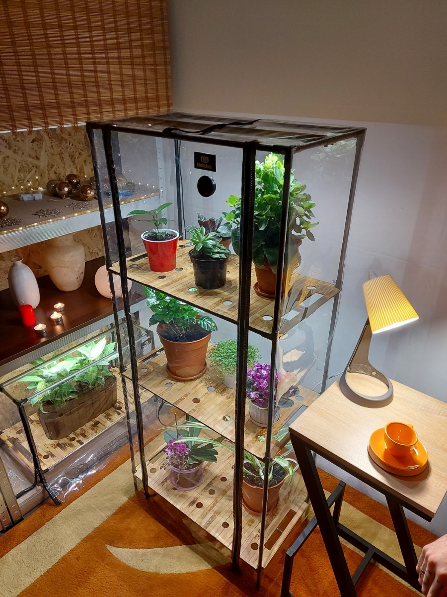 Mini_greenhouse built-in T5 grow-lights_Sezam-XL-Bamboo